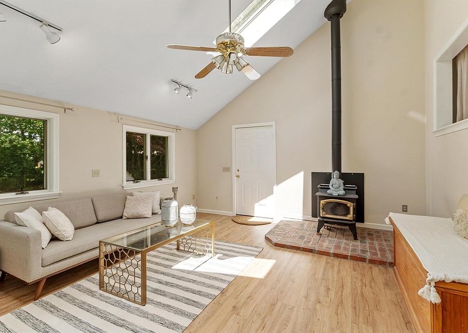 1st image of 45 Grandview Rd