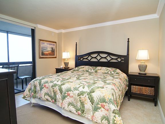 4th image of 693 Seaview Ct #A703