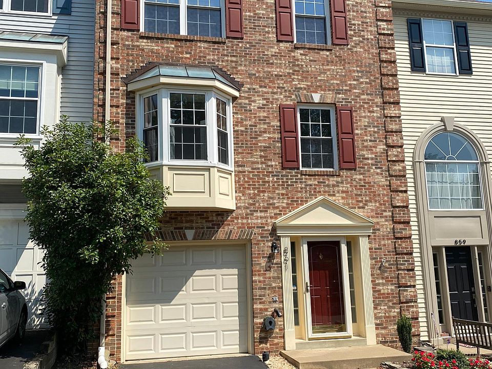 Beautiful Brick Front Town House