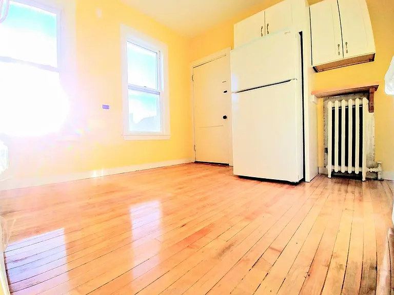 14 Glenwood Ave #2 — Photo 4