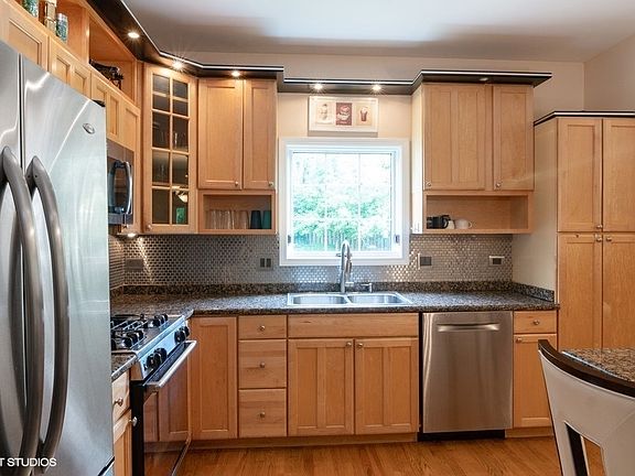 5th image of 1823 Monroe Ct #1823