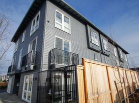 061 - Webster Corner