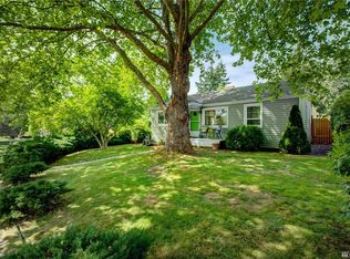 1202 NE 117th St, Seattle, WA 98125