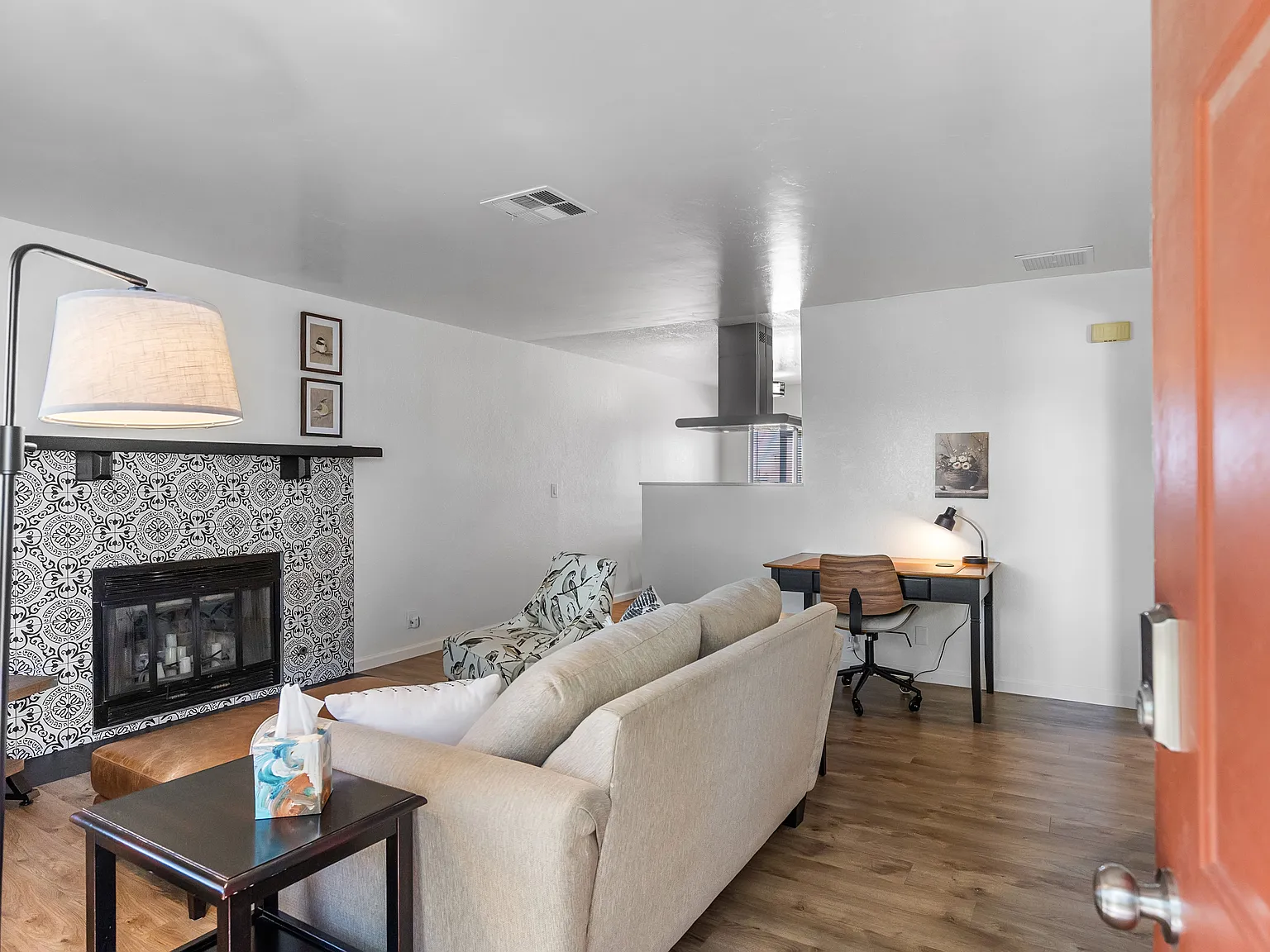 737 W Atkins Ave — Photo 1