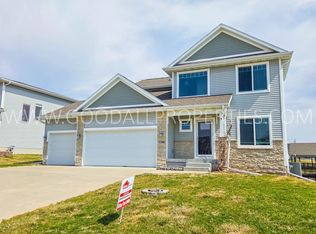1306 Green Hills Dr, Norwalk, IA 50211