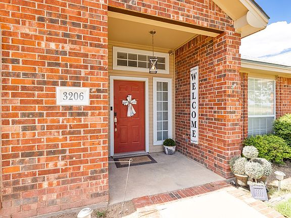 5th image of 3206 Forest Hill Dr