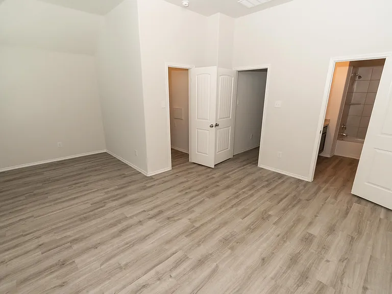 Hailey Harbor Dr — Photo 14