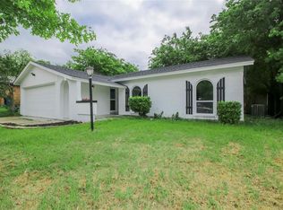 6016 Harrison Way, Watauga, TX 76148