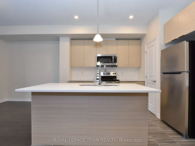 30 Rookie Cres — Photo 11