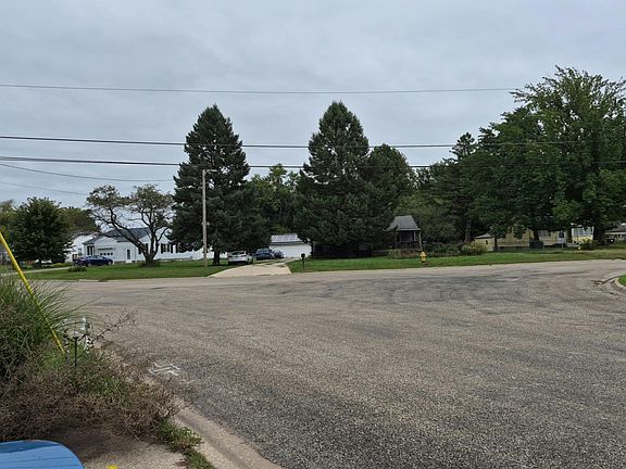 4th image of 709 N Limestone Ln