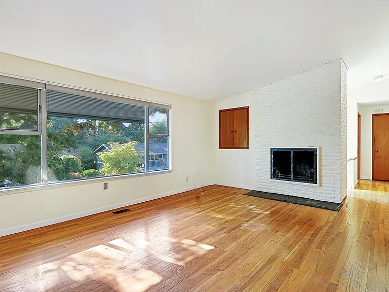 8700 25th Ave NE — Photo 17