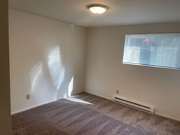 4th image of 327 Belmont Ave E #1