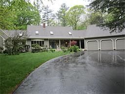 2nd image of 8 Cranberry Ln
