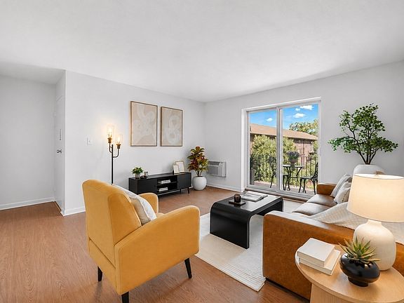 2nd image of 35 Westgate Rd APT 6