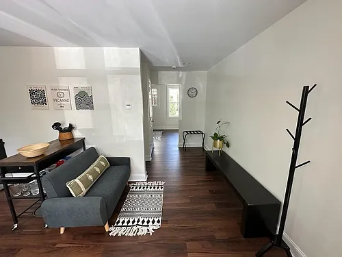 107 David St Photo 1