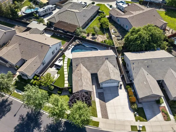 1917 NW Thomas Taylor Dr, Hughson, CA 95326
