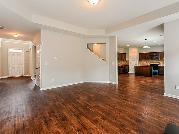 5th image of 426 Sonja Ln