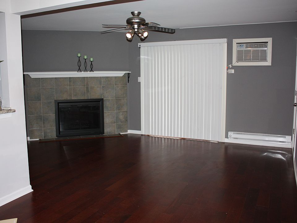 2nd image of 460 E Osage Ln #21-1B