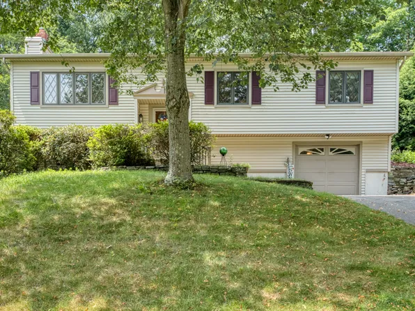 70 Crestwood Drive, Naugatuck, CT 06770