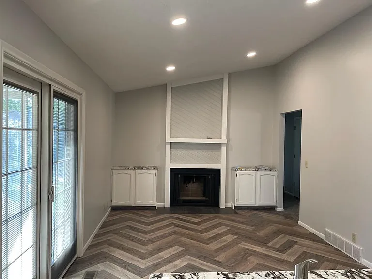 7909 Laurel Ct — Photo 5
