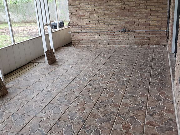 4th image of 1412 Tulip Ave