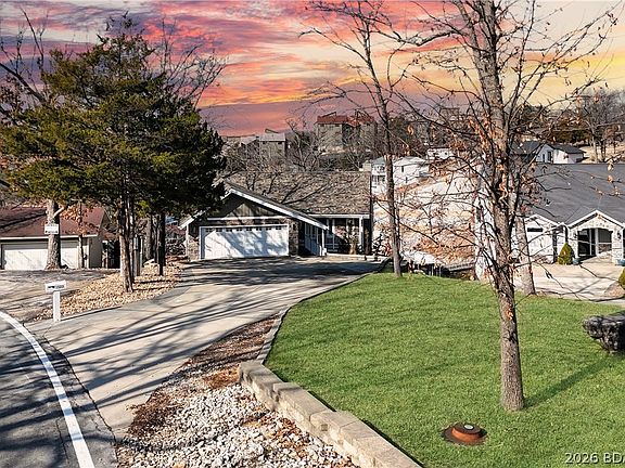 3rd image of 1323 Castle Ct