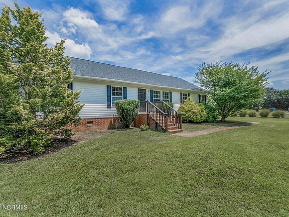 3rd image of 112 Crestwood Drive