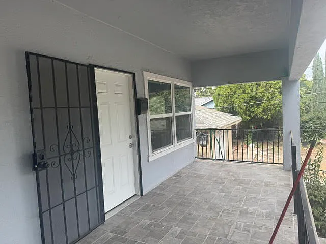 2 bed, 1074 sqft, $2,375 — Photo 2
