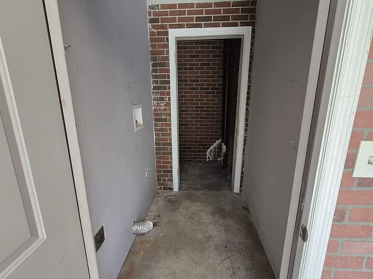 1908 Garrard St — Photo 14