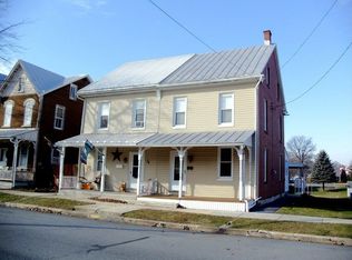 36 N Robeson St, Robesonia, PA 19551