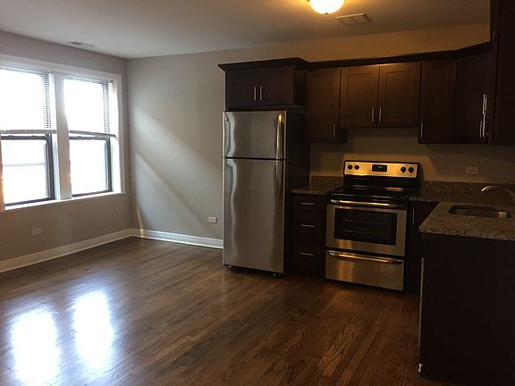 3rd image of 413 Marengo Ave APT 204