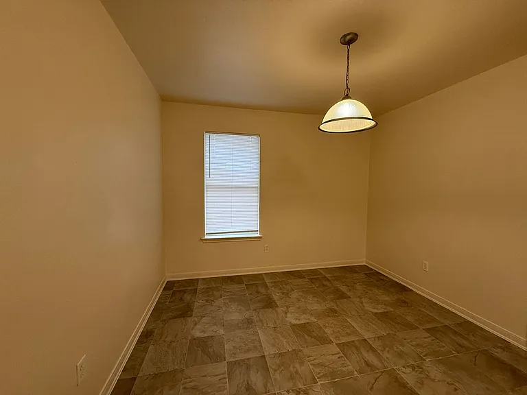 406 Brittney Way — Photo 7
