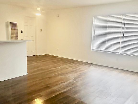 2nd image of 1755 Granville Ave #5