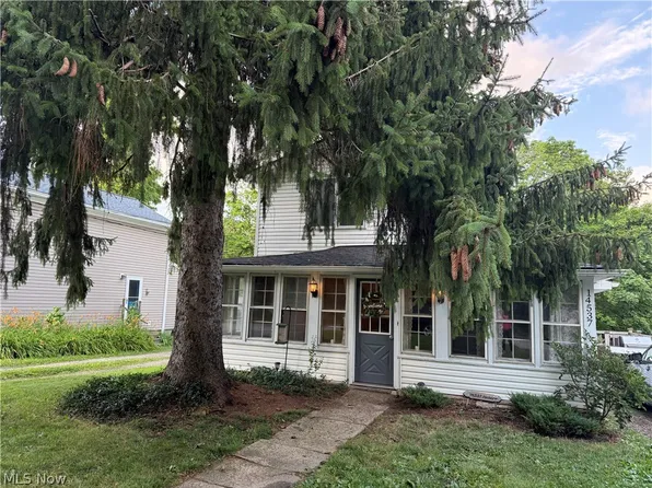 14537 Hickox St, Burton, OH 44021