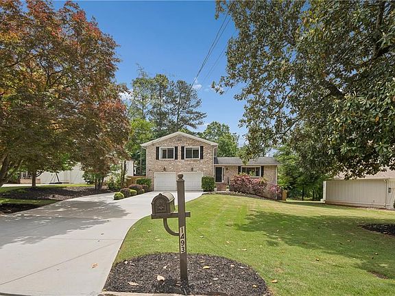 2nd image of 1493 Runnymeade Rd