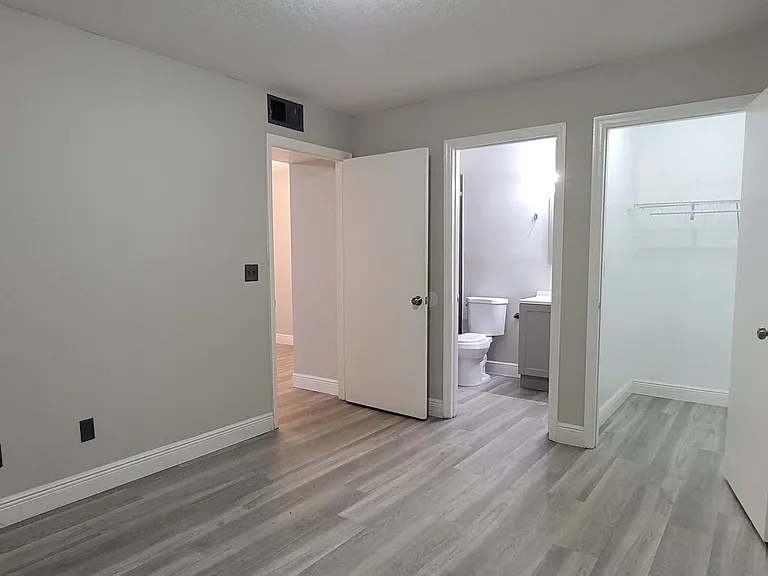 6148 Westgate Dr #103 — Photo 14