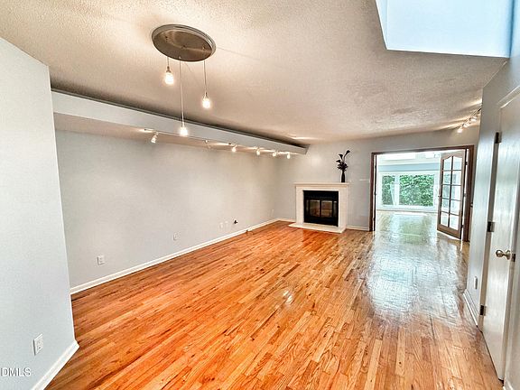 5th image of 63 Stoneridge Rd