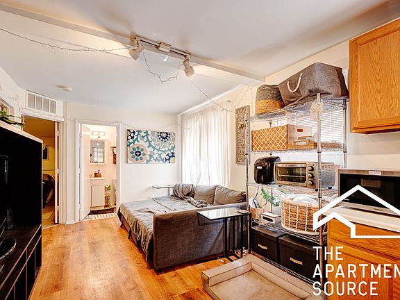 5th image of 1627 N Winchester Ave APT Ch1