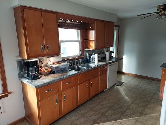 4th image of 813 Fern Ave