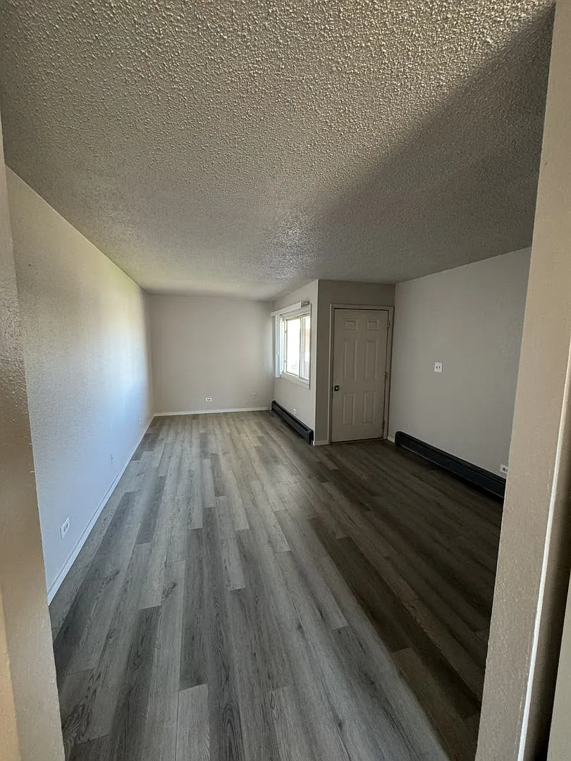 502 Reynolds — Photo 3