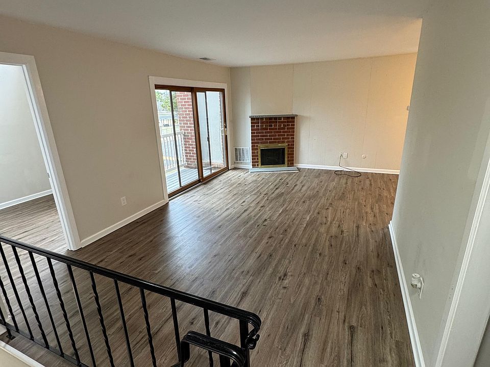 1st image of 407 Alpine Ct #407