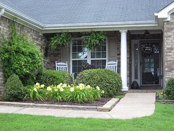 2nd image of 208 Marigold Dr