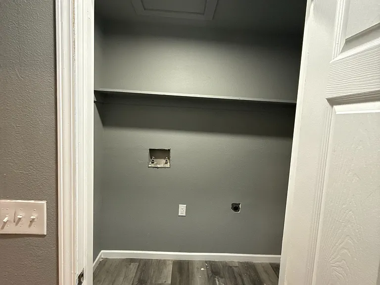 5250 Lindhurst Ave #1 — Photo 2