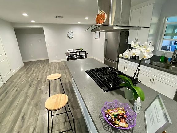 5th image of 8849 Debra Ave