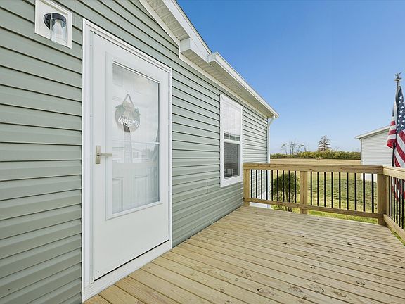 Exterior Image-5-Clayton C206 Camelot Village