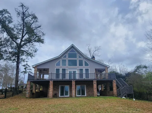 1304 E Lakeshore Dr, Carriere, MS 39426