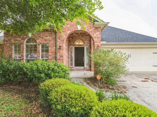 3005 Gardencrest Ln, Dickinson, TX 77539