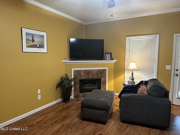 5th image of 223 Creek Dr