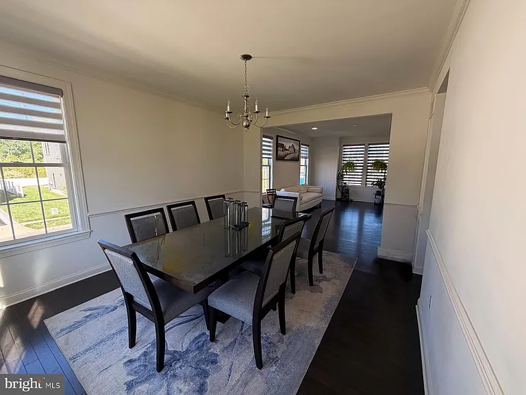 47 Thomas Dr — Photo 12
