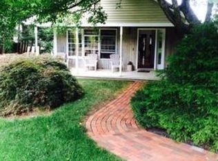 24 Veteran St, Southwick, MA 01077